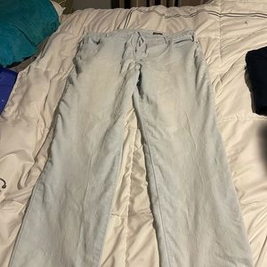 Gloria Vanderbilt light blue jeans